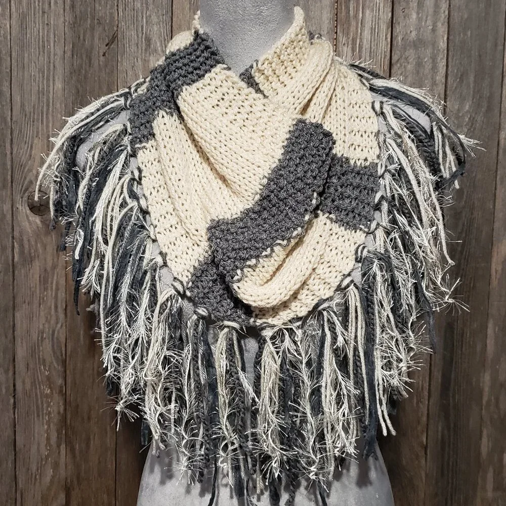NEW Hand Knitted Cream Gray Boho Cowl Scarf Fringe Women's Cottage‎ Boho Western